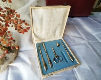 Vintage Silberner Nähkasten in Original Box - antikes Handarbeits Zubehör