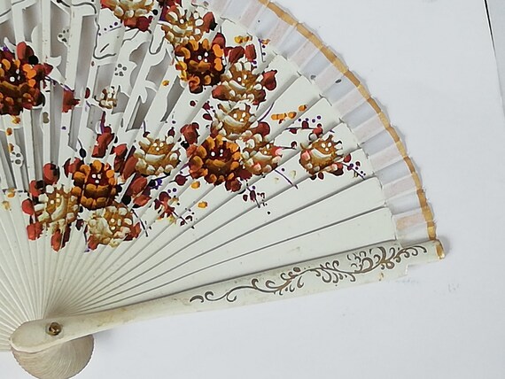 Vintage hand fan. Chinese folding  fan in lacquer… - image 4