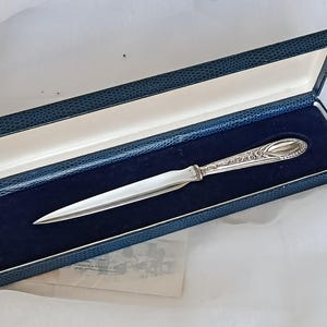 Cortador de papel/abrecartas vintage de plata de ley – Diseño Art Nouveau – Estuche original – Accesorio de escritorio plateado – Artículo de colección de oficina