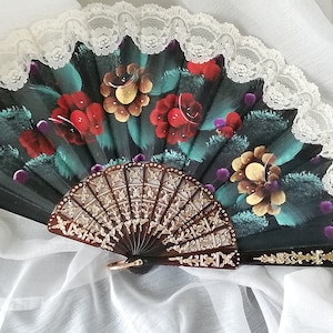 French Courtship Fan -Vintage 1980s Hand-Painted French Fabric Fan – Elegant Decorative Folding Fan, Retro Parisian Accessory