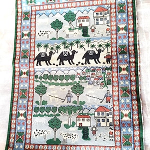 Mini Persian Rug for Dollhouse – Handwoven Vintage Style Carpet – Miniature Oriental Rug with Fringes – 1:12 Scale Decor – Dollhouse Gift