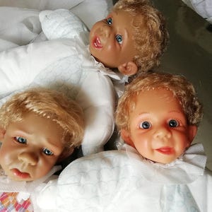 Vintage Crying Baby Dolls Set: Gummi-Gesicht, Glasaugen, Mid-Century Dekor