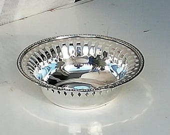 Bombonera antigua de plata esterlina calada, marca Hansel Sloan & Co RW, 14 cm, 84,5 g, c. 1900