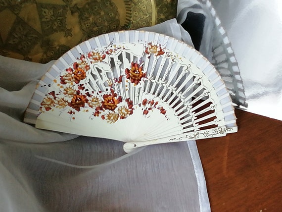 Vintage hand fan. Chinese folding  fan in lacquer… - image 2