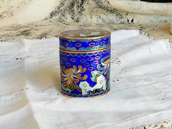 Vintage Chinese Cloisonne Trinket Box. Enameled /bronze. Home