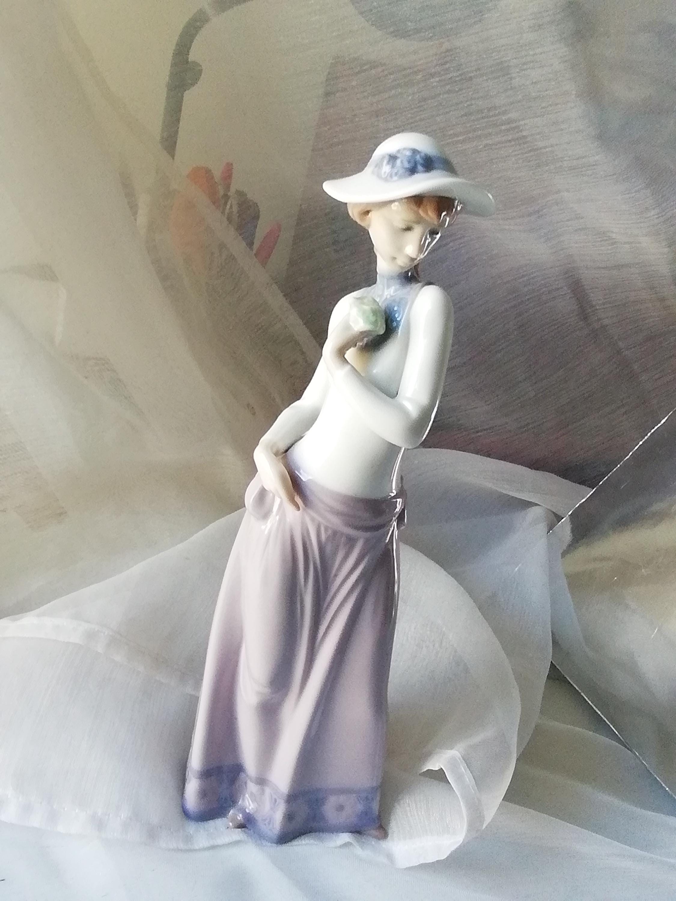 ヴィンテージNAOリヤドロ磁器フィギュア：春の女神、廃盤コレクターズ