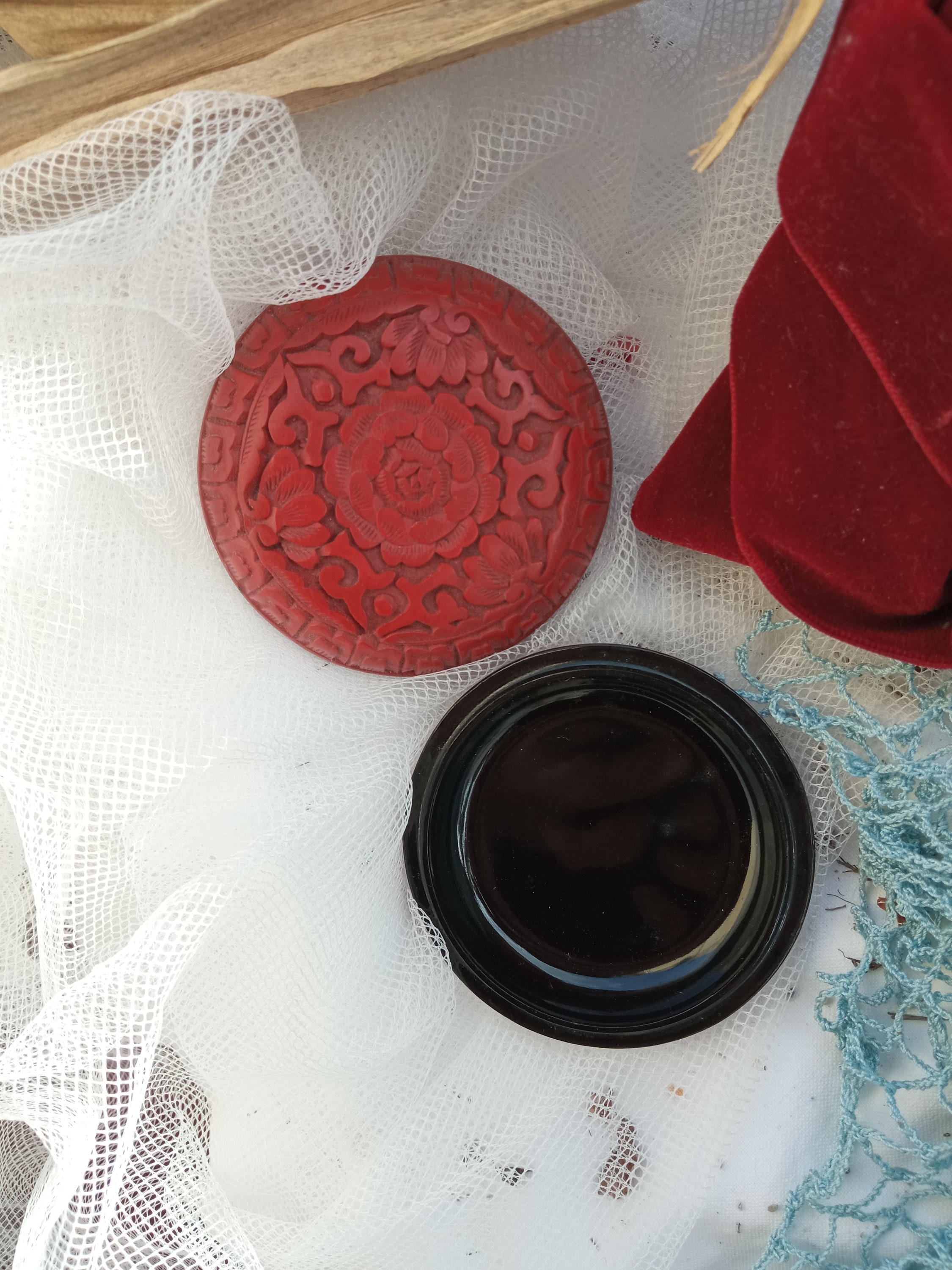 Antique Chinese Cinnabar Trinket Box: Hand-carved Red Antique Chinese Cinnabar Trinket Box: Hand-carved Red