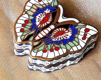 Pudełko na drobiazgi z motylem Cloisonné: chińskie pudełko na tabletki z emalii