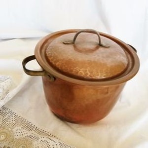 Antique Hammered Copper Pot with Brass Handles & Lid Knob – Vintage Kitchen Cookware –Rustic Copper Cauldron – Old World Sweet-Making Pot