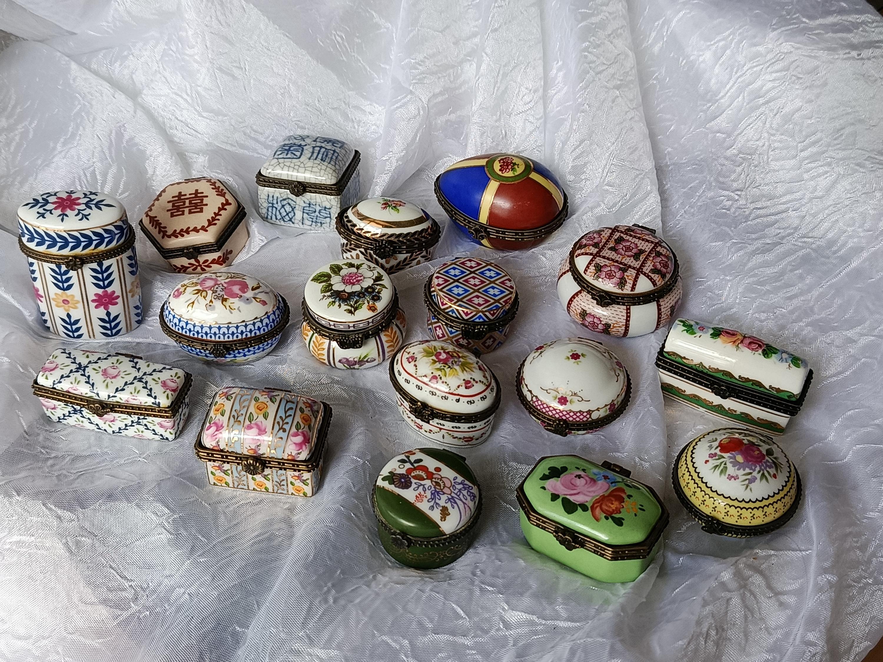 Vintage Porcelain Pill Boxes - Etsy