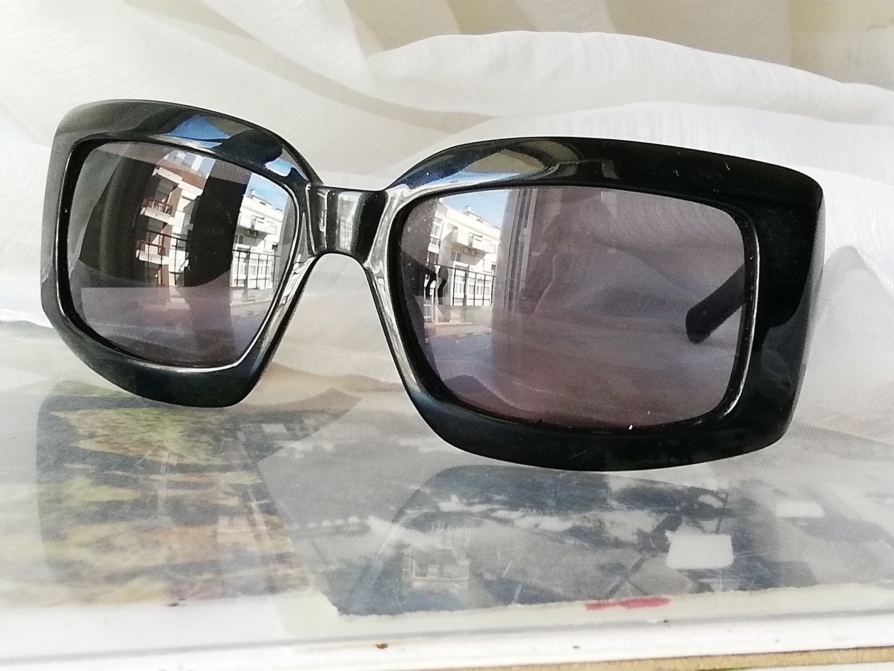 Vintage Guess Purplish Black Oversized Sunglasses s-l1200.jpg main image 2