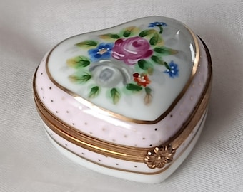 Vintage French Porcelain Heart Trinket Box – Hand Painted, Signed, Fine Porcelain Jewelry Box – Gift Ring Box – Art Gallery Collection
