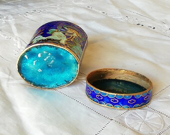 Vintage Chinese Cloisonne Trinket Box. Enameled /bronze. Home