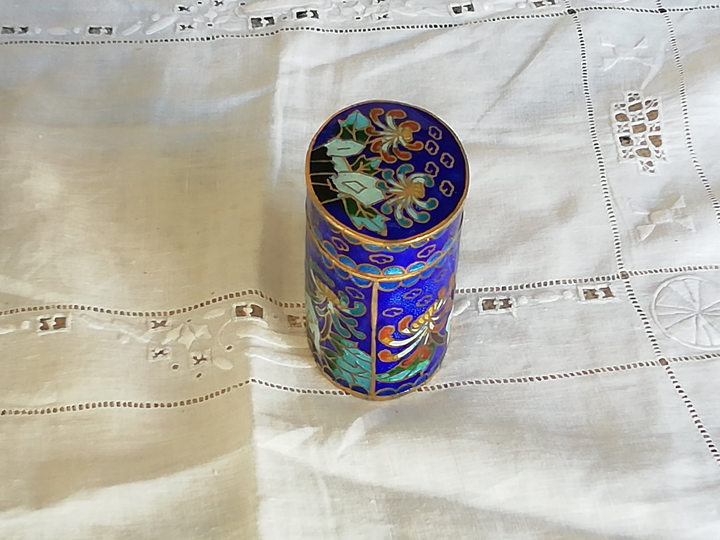 Vintage Chinese Cloisonne Trinket Box. Enameled /bronze. Home