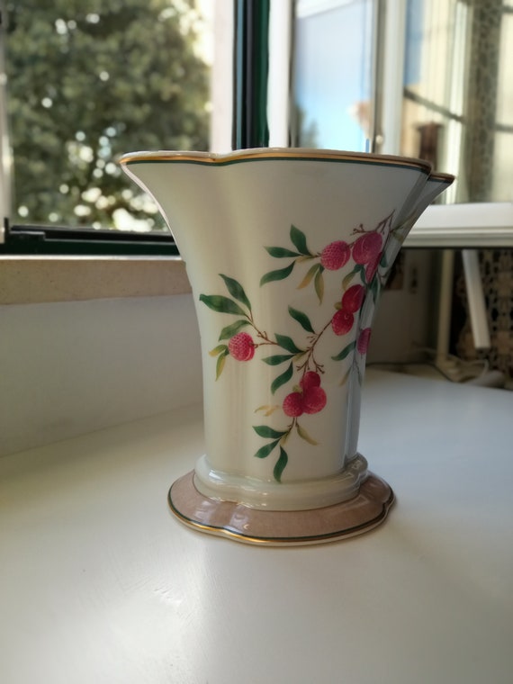 Vista Alegre Magnólia Porcelain Small Eduardo II Vase Vista Alegre Magnólia Porcelain Small Eduardo II Vase