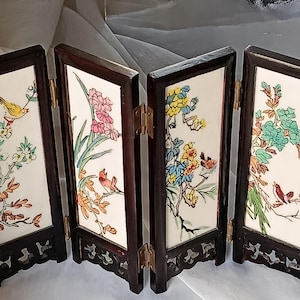 Miniature Vintage Chinese Folding Screen | Dollhouse Decor | Oriental Collector’s Screen-Asian Decor for Doll’s House -Mini Folding Panel