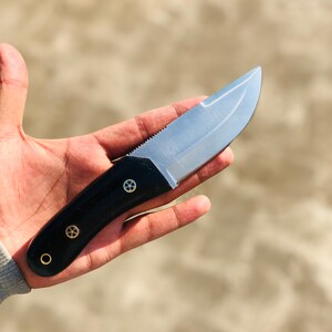 Handmade D2 Steel Combat Skinner Knife: Black Micarta Handle
