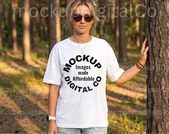 Bella Canvas 3001 wit T-shirtmodel | Mockup wit overhemd BC3001 | Modelmodel | Lifestyle voor buiten | T-shirtmodel | Digitale downloadpod