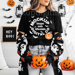 Maqueta de camiseta de Halloween Black Bella Canvas 3001, maqueta de modelo, maqueta de camiseta de Halloween de moda, maqueta de camiseta negra BC 3001 de otoño con diversión espeluznante