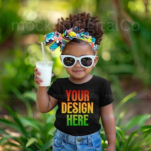 Toile Bella pour enfants 3001T Maquette de petite fille noire Maquette de t-shirt noir Maquette de t-shirt pour tout-petit afro-américain Maquette de modèle noir Maquette pour enfants