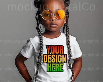Maqueta de camiseta de niña negra Bella Canvas 3001 Maqueta de camiseta de niña afroamericana Maqueta de camiseta de estudio para niños