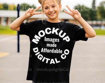 Bella Canvas 3001Y Schwarz Tshirt Mockup, Jugend T-Shirt Mockup, Kinder T-Shirt Mockup, Mädchen Modell Jugend Schwarz T-Shirt Mockup, übergroßes Mockup