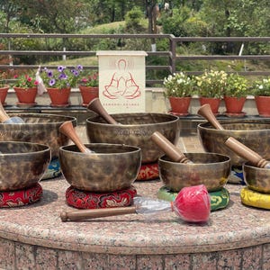 8 - 12 inches Handcrafted Full Moon Chakra Singing Bowl Set - Sound Healing Bowls for Meditation, Yoga & Spiritual Practices
