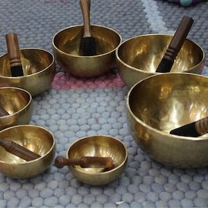 Authentic Chakra Tuned Set of Seven healing Singing Bowl From Nepal, Tibetan Singing Bowl Chakra  set for Meditation and Sound Healing-Yoga