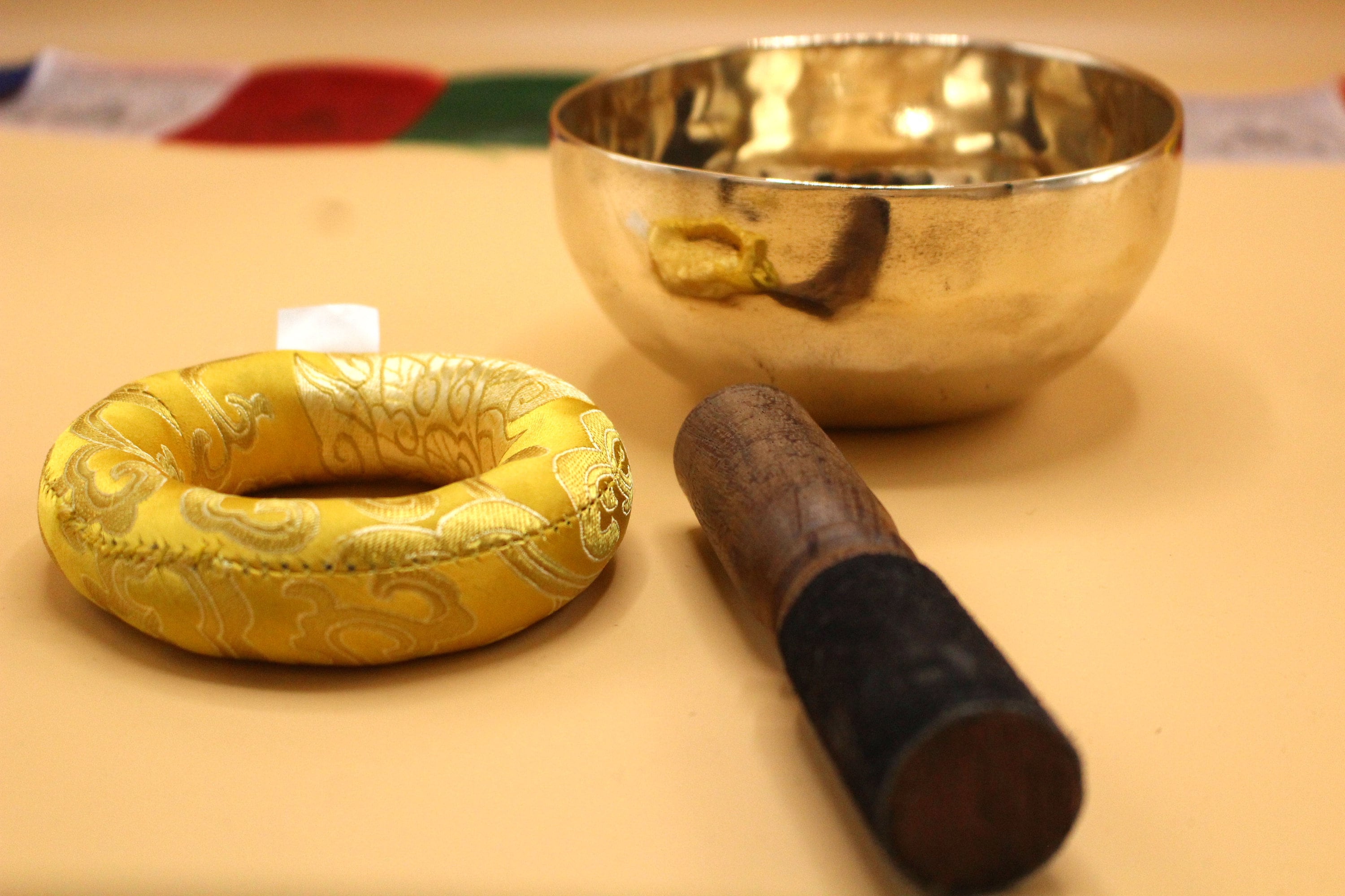 7インチ チベットシンギングボウル：マレットとクッション付き手作り