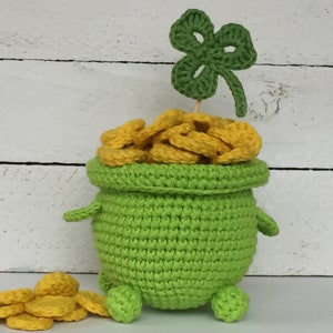 Crochet pattern St Patricks day pot of gold, St Paddys day tiered tray, St Pattys day decor, Shamrock ornament, Lucky three leaf clover, pdf
