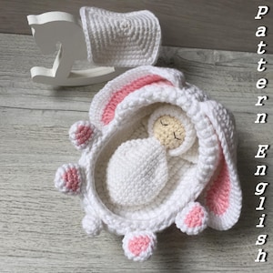 Gehäkelter Hasenkorb mit Bettwäsche, Stubenwagen für Baby, Puppenwiege, Babyschale, Babybett, Blumenwiege