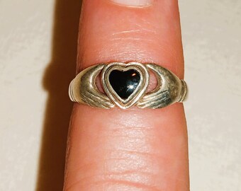 Vintage Sterling zilveren Claddagh-stijl ring met zwart hart