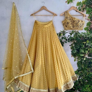 Yellow Zari Buti Lehenga, One shoulder Blouse Lehenga, Indian Designer Lehenga, Wedding Lehenga, Bridemaids Lehenga, Crop top skirt, Lehenga