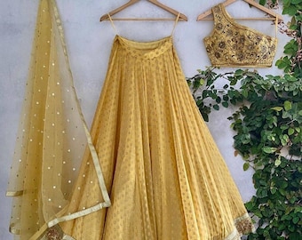 Amarillo Zari Buti Lehenga, Blusa de un hombro Lehenga, Diseñador indio Lehenga, Lehenga de boda, Bridemaids Lehenga, Falda top crop, Lehenga
