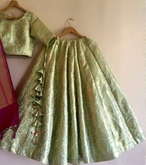 Brocket lehenga deals choli designs