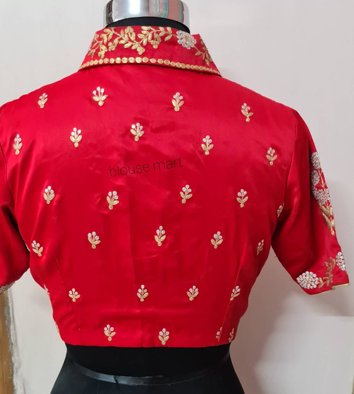 6(ROKU)【EMBROIDERY COLLAR BLOUSE】 Floral embroidery collar blouse | Twik | Women's Blouses | Simons