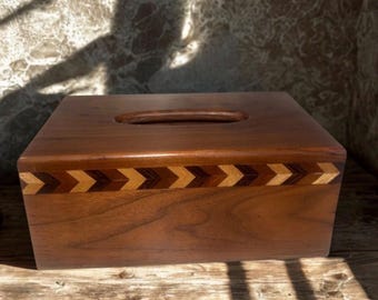 Handcrafted Wooden Tissue Box Cover with Chevron Wood Inlay – Artisanal Hardwood Kleenex Holder for Home & Office – Unique Housewarming Gift