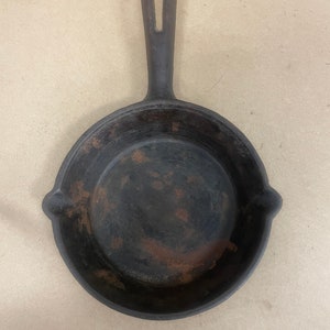 Small Vintage Cast Iron Skillet, Butter Skillet, 6” Skillet, Kitchen Cookware, Antique Pan, Lodge Decor, Cabin, Rustic, Primitive