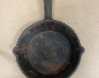 Vintage Cast Iron Butter Skillet: 6" Rustic Cabin Decor