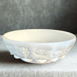 Vintage Westmoreland Paneled Grape Milk Glass Bowl,Scalloped Edge Serving Dish,Collectible Glass,White Serving Dish,Candy Bowl,Fluted Glass