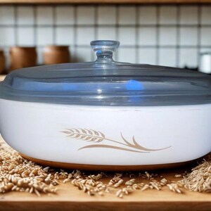 Vintage Corningware Casserole Dish: 1.5 Quart Amber Waves Wheat Pattern