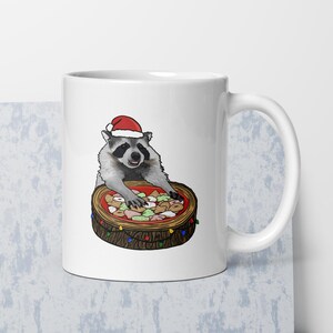 Linda taza de Navidad de mapache, taza de café navideño, regalo de Navidad divertido, regalo para ella