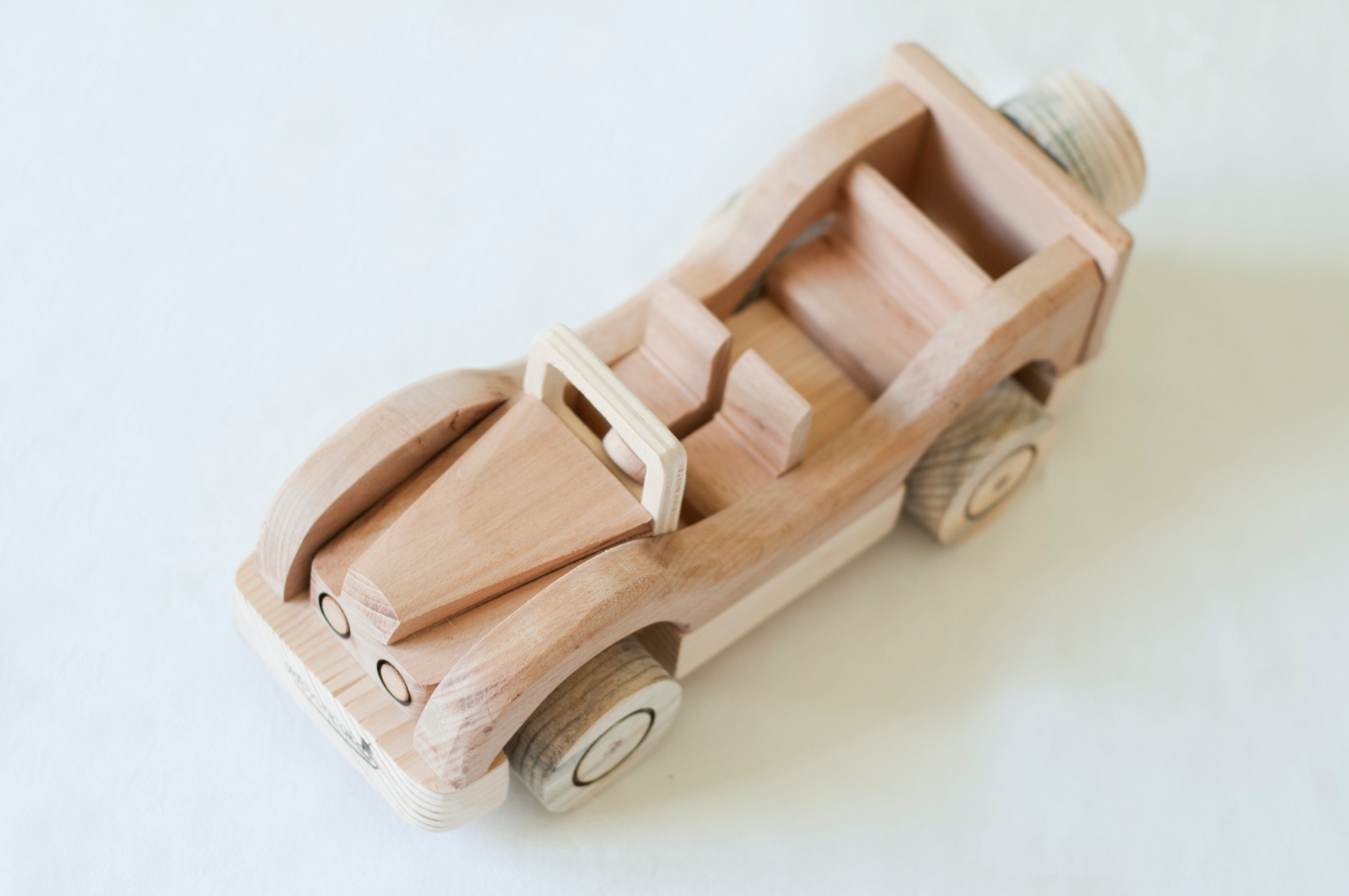 Poupée En Bois Qui Secoue Les Pieds, Figurine De Voiture