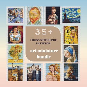 Pode incluir: Uma coleção de padrões PDF de ponto cruz com obras de arte famosas. A imagem mostra vários designs de ponto cruz em miniatura, incluindo retratos e paisagens. O texto diz "35+ CROSS STITCH PDF PATTERNS art miniature bundle."