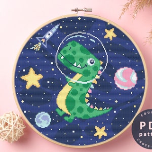 Dinosaurier im Weltraum Kreuzstichmuster | Tyrannosaurus xstitch | Download Digital | Weltall Galaxy Theme | Kinderzimmer Wand Dekor | #EMX292