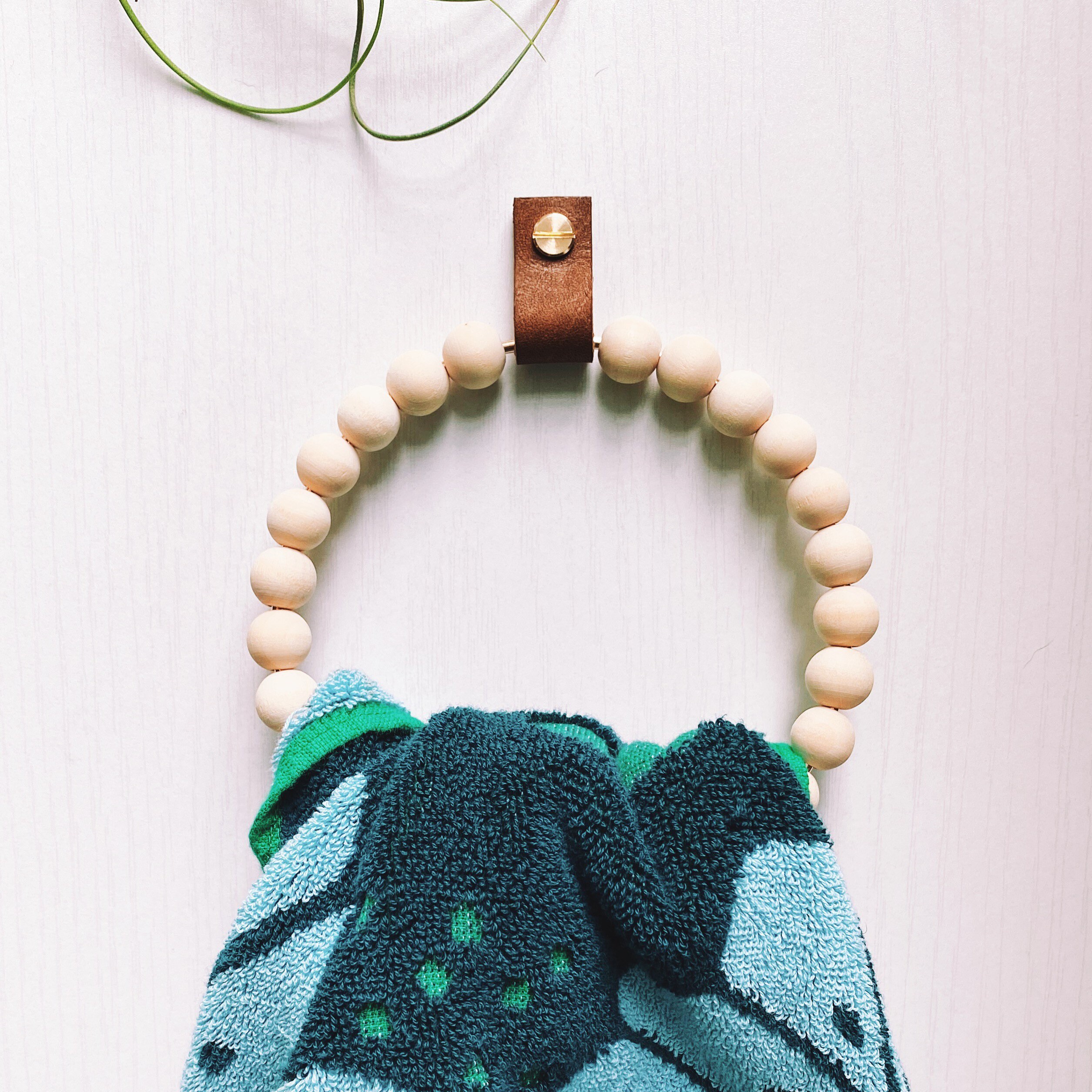 Zwei. Handmade Wooden Bead Towel Ring, Towel Rack, Bathroom Decor, Bo…
