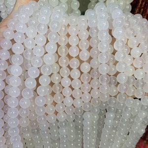AA Grade White Jade Beads: Smooth Round Snow Quartz, 15.5&quot; Strand