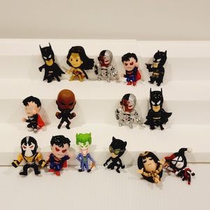 DC Comics Mystery Mini Action Figure Set