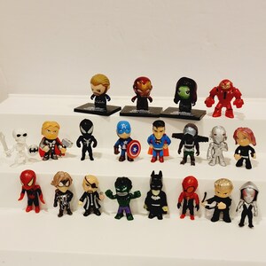 Mini Superhero Figures 