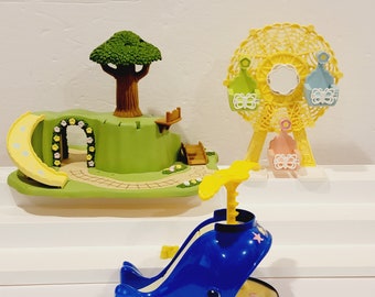 Calico Critters Sylvanian Families Vintage Primrose Park, Splash and Play Whales Playset and Baby Ferris Wheel